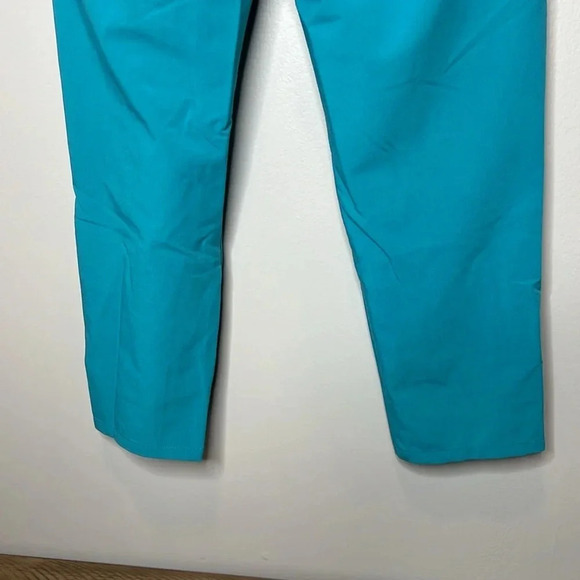 Care and Wear Women's Teal Scrub Set Flexible Material and Lots of Pockets - Picture 12 of 15